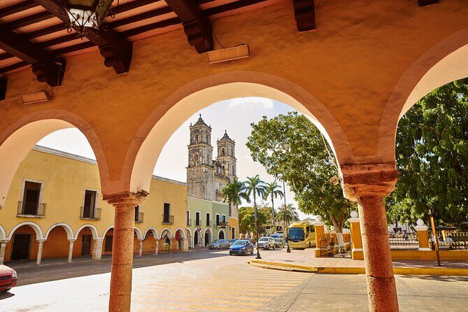 Visit Chichén Itzá and discover a real Cenote and Valladolid. Transport included - Exploring Chichen Itza