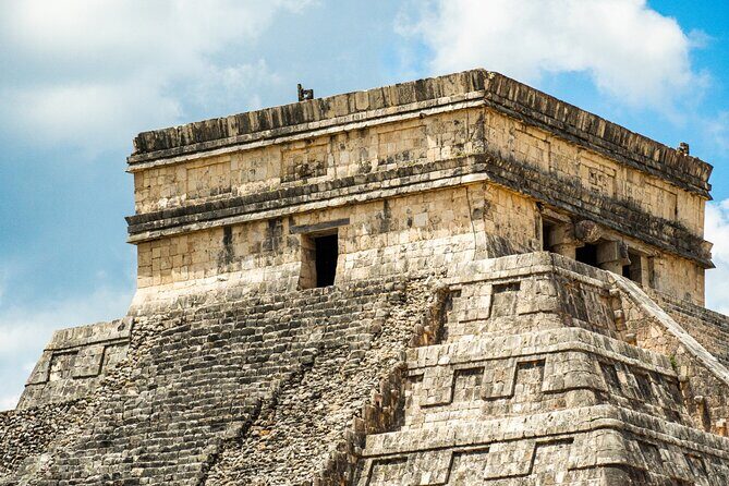 Visit Chichén Itzá and discover a real Cenote and Valladolid. Transport included - Strolling through Valladolid