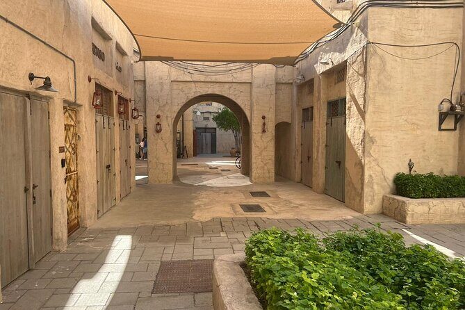 Visit Old Dubai History, Culture, Neighborhood Walking Tour - Tasting and Cultural Experiences