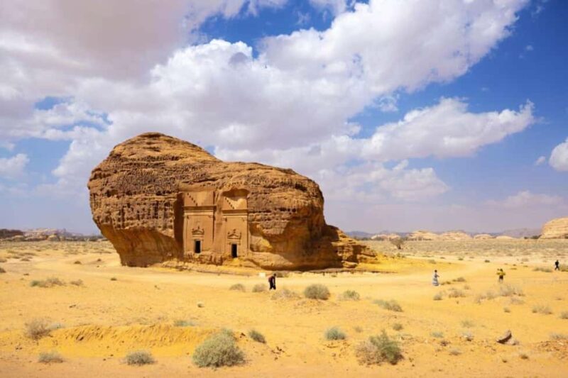 Visiting The Incredible Heritage Site Hegra in AlUla - What Makes the Tour Stand Out?