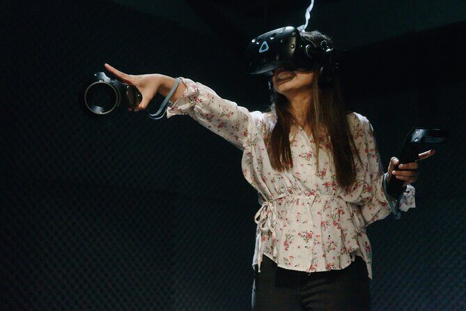 VR Escape Room Adventure for 2 or more Players - A Modern Twist on the Classic Escape Room