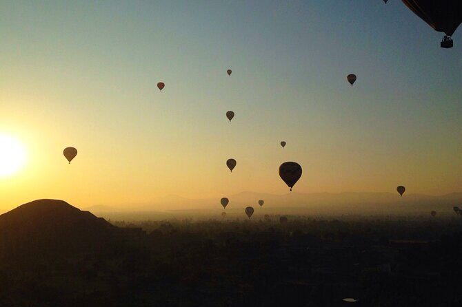 Vuelo amanecer: globo aerostático con Sky Balloons México - Authentic Traveler Insights