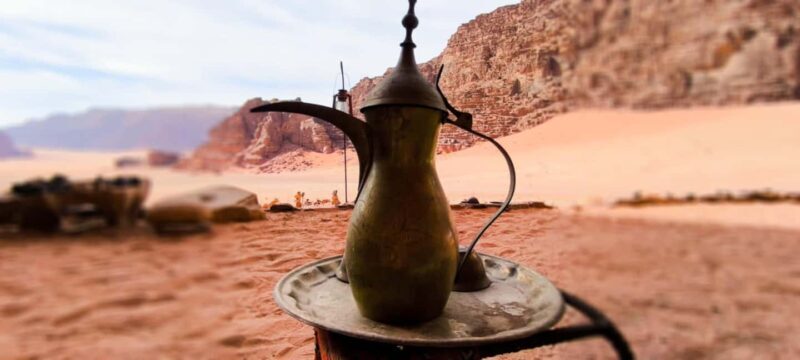 WADI RUM: ALL DAY JEEP TOUR with overnight and full meals - Exploring Wadi Rum: An All-Day Jeep Tour with Overnight Stay and Full Meals