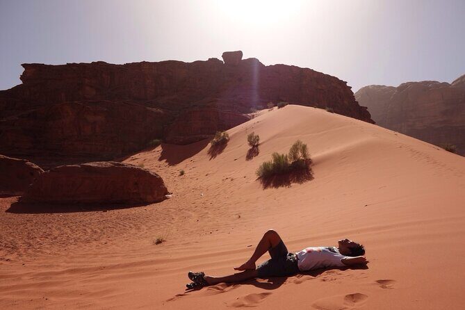 Wadi Rum: Explorer Jeep Tour PASS + Local Food + Optional Stay - Who Should Consider This Tour?