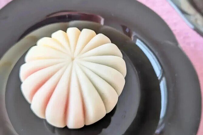 Wagashi traditional japanese sweets class - Introducing the Wagashi Traditional Japanese Sweets Class