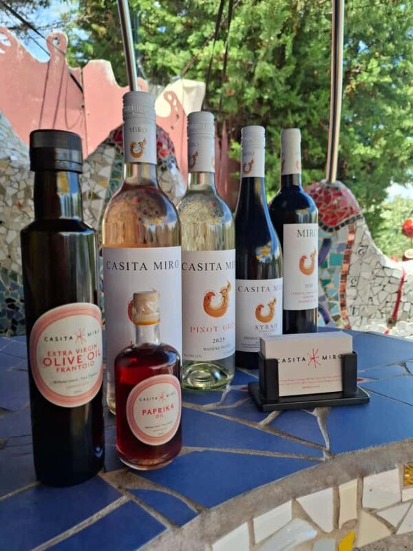 Waiheke Island: Sip and Savor 3 Vineyards Tour with Lunch - Why This Tour Works