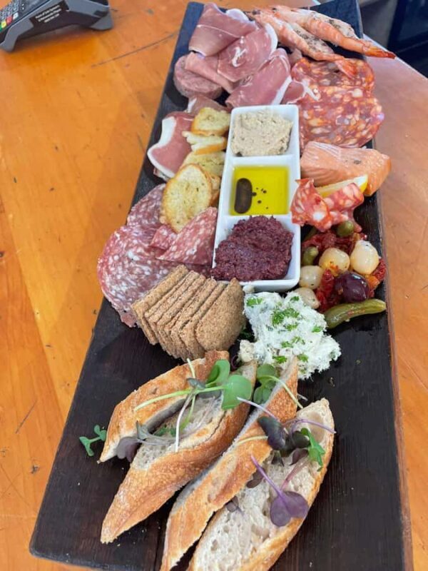 Waiheke: Scenic Taste and Graze Tour with Wine, Whisky, Beer - An In-Depth Look at the Waiheke Scenic Taste and Graze Tour