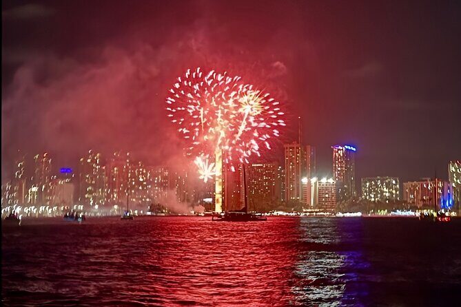 Waikiki Beach Catamaran Friday Night Fireworks Tour - Why the Views Matter