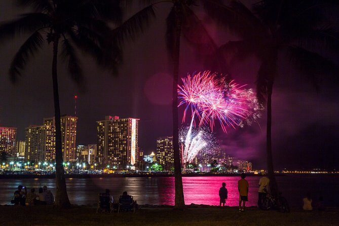 Waikiki Fireworks Dinner Cruise: Sail & Sparkle on Friday Nights - What Travelers Say: Authentic Experiences and Practical Tips