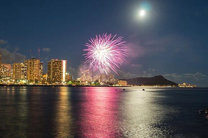 Waikiki Friday Fireworks Boat Cruise - An in-depth look at the Waikiki Friday Fireworks Boat Cruise