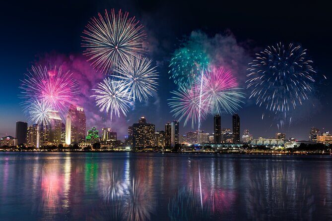 Waikiki Friday Fireworks Boat Cruise - FAQs about the Waikiki Friday Fireworks Boat Cruise