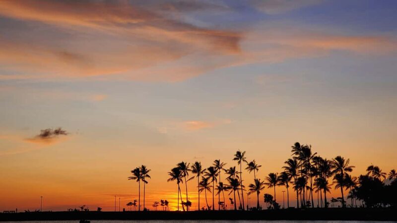 Waikiki: Friday Night Fireworks Catamaran Sail - Setting the Scene: What to Expect on the Cruise