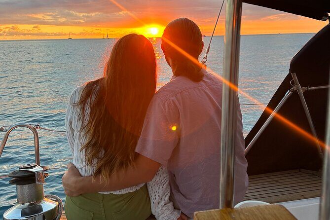 Waikiki private Day Tour and Sunset sail for couples - An In-Depth Look at the Experience