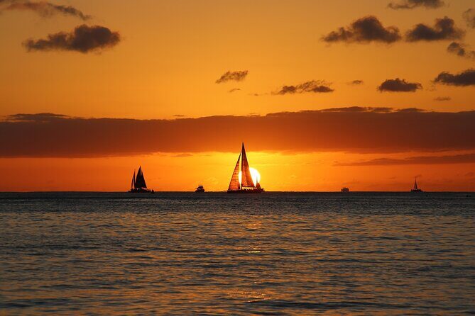Waikiki Sunset Cocktail Cruise - Hilton Hawaiian Village - FAQs