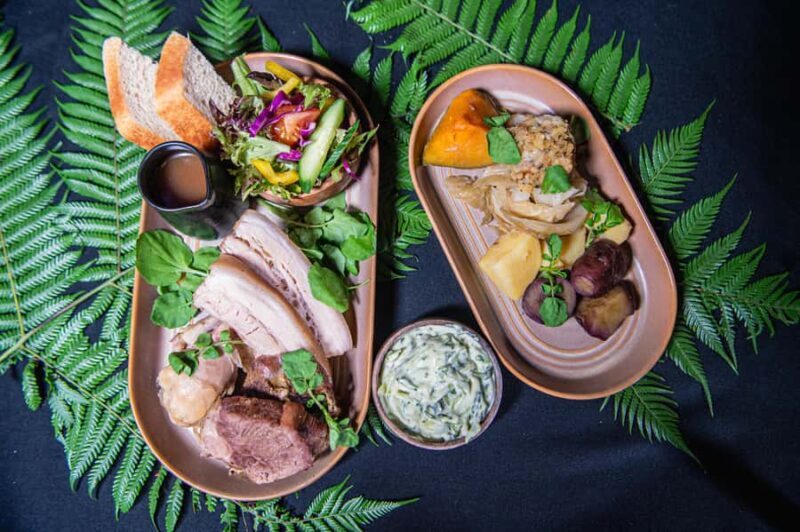 Waitangi: Treaty Grounds Hng and Concert Combo Pass - Starting at Whare Waka Café and the Evening Atmosphere