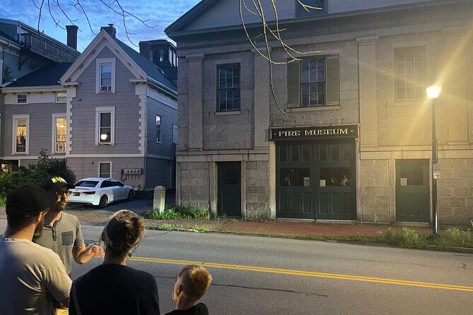 Walk With Ghosts in Portland - The Atmosphere and Group Dynamic