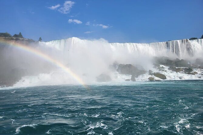 Walking Tour + Boat Ride + Skylon Tower Observation Deck (Canada) - FAQs
