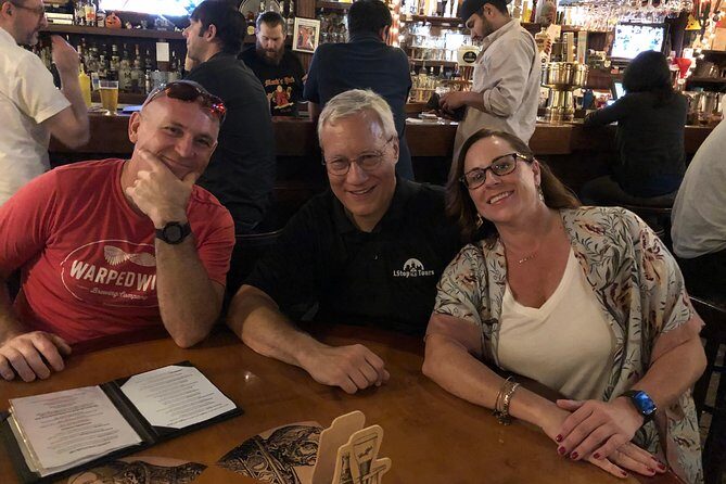 Walking Tour: Historic Chicago Pubs in River North and the Loop - FAQ