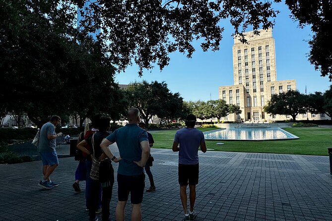 Walking Tour of Houston: History, Architecture, Street Art - In-Depth Look at the Tour