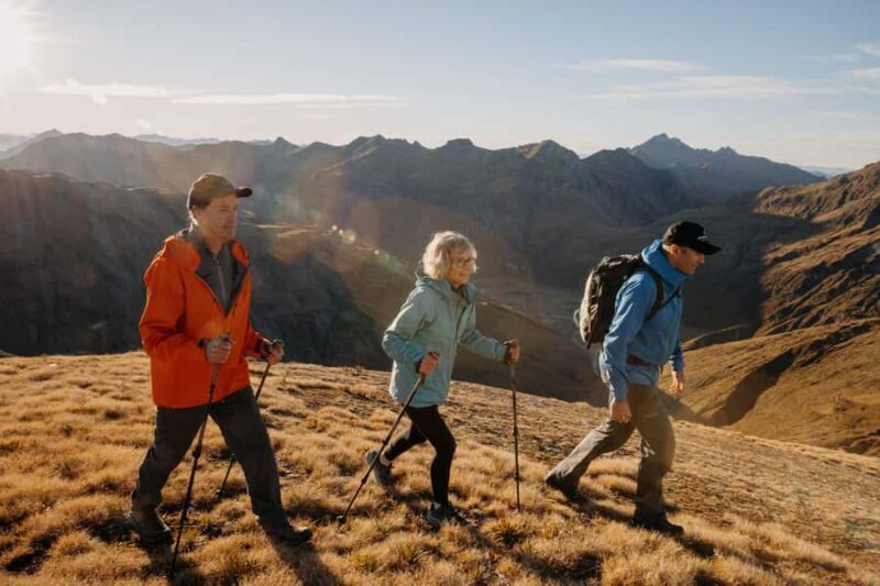 Wanaka: Black Peak Helicopter Hike with Alpine Hut Stay - An Adventure in the Skies and Mountains
