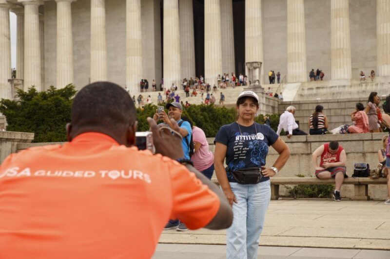 Washington DC: Bus Tour with US Capitol and Archives Access - The Guide and the Overall Experience