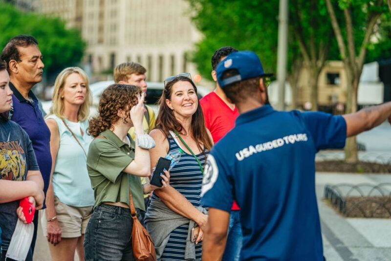 Washington DC: National Mall Night Bus Tour - An In-Depth Look at the Washington D.C. Night Bus Tour
