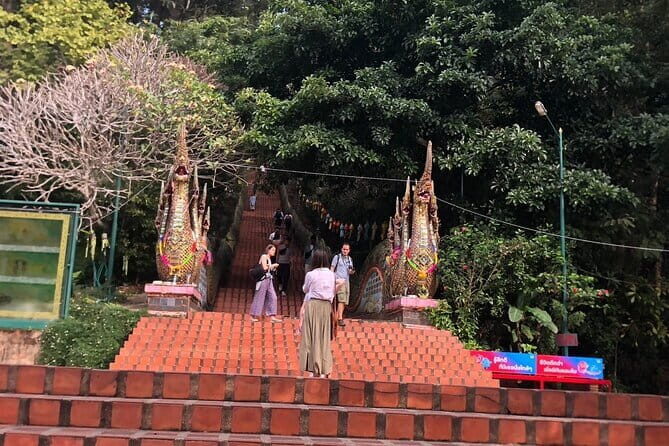 Wat Doi Suthep And Wat Pha Lat Evening Tour - Key Points
