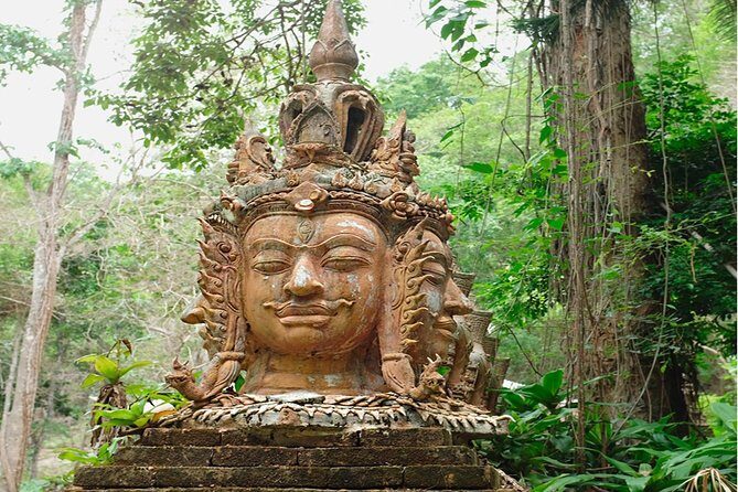 Wat Prathad DoiSuthep Sunrise+Giving alms to the monks Private Tour - FAQ