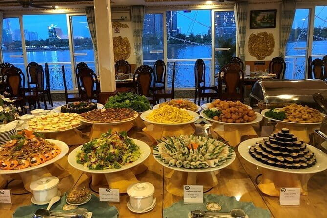 Water Puppet Show and Dinner Cruise Ho Chi Minh city - Navigating the Cyclo Ride: An Evening Through Ho Chi Minh