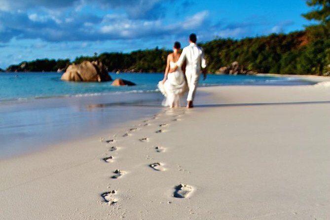 Wedding Photo / Honeymoon Praslin Seychelles - An Overview of What to Expect on Your Photoshoot