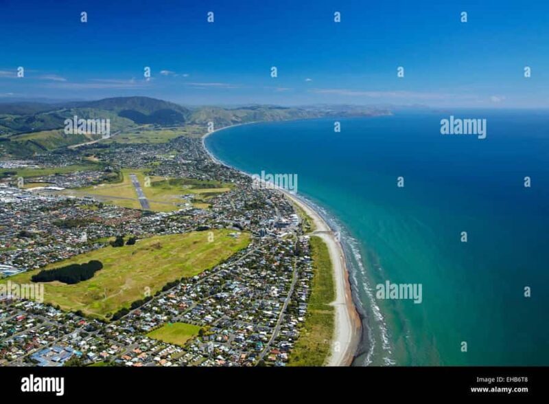 Wellington: Kapiti Coast Tour with Lunch and Entry Fees - Lunch at Long Beach Cafe