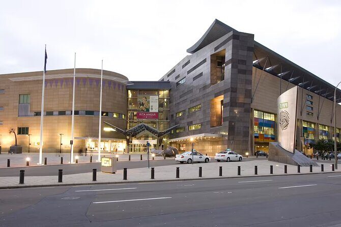 Wellington Private City Tour. Hotel or Port pick up. Tickets incl - A Closer Look at the Wellington Private City Tour