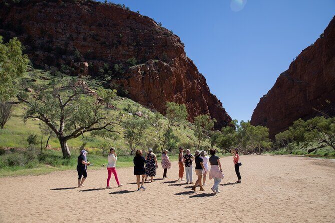 West MacDonnell Ranges & Standley Chasm Day Trip from Alice Springs - FAQs