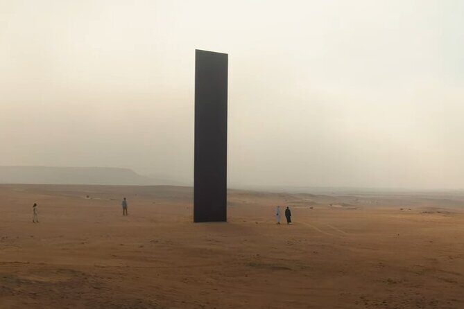 West Of Qatar, Mushroom Rocks, Camel Racing Track, Richard Serra - Key Points