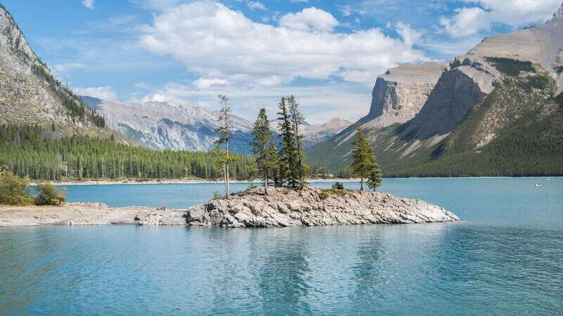 Western Canada Self-Driving Audio Guide English and German - Navigating the Western Canadian Panorama