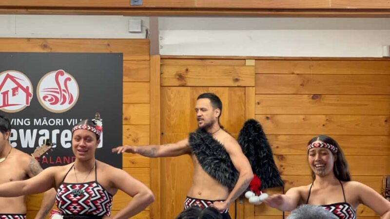 WHAKAREWAREWA - The Living Maori Village - Group Tour Ex AKL - The Essentials of the Whakarewarewa Tour