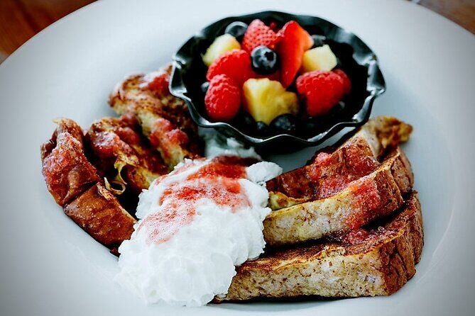Whale Watching and Sunrise Breakfast Cruise in Honolulu - What Reviews Reveal About the Experience