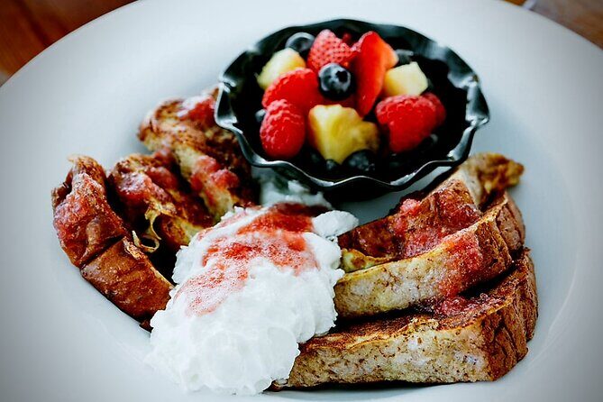 Whale Watching & Late Breakfast Cruise in Honolulu - Key Points