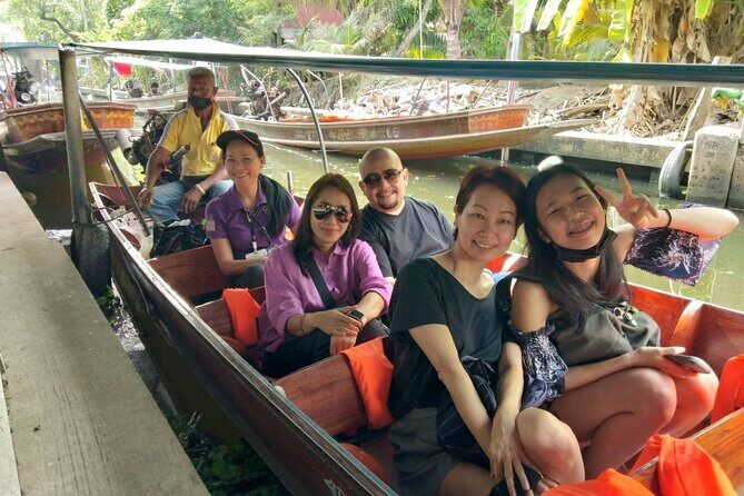 Wheelchair & Luxury Tour to Floating & Railway Markets - A Deep Dive into the Tour Experience