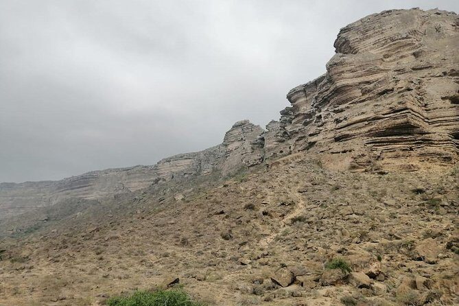 Where Sea Meets Rock: A Scenic Journey to West Salalahs Shores - Al Fazayah Beach: The Grand Finale