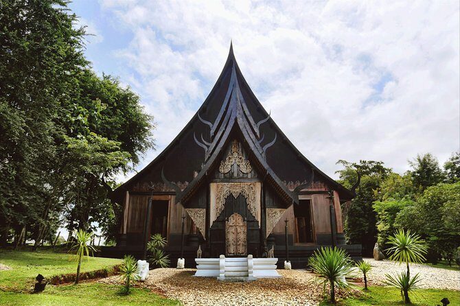 White Temple, Black House Museum and Hot Spring Tour from Chiang Mai (SHA Plus) - Mae Kajan Hot Spring: A Relaxing Start