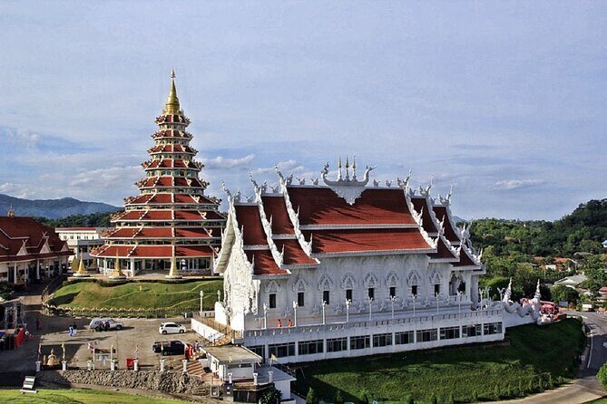 White Temple, Blue and Red Temple Tour from Chiang Rai - Next: Wat Rong Khun (The White Temple)