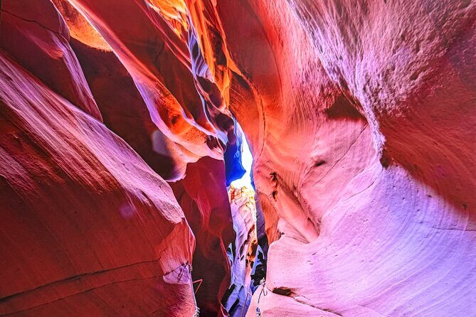 Wind Pebble Canyon Full Hiking tour through Antelope Canyon - The Experience of Visiting Antelope Valley Canyon