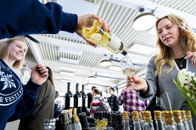 Wine Tour Wolfville Wine Tours in Nova Scotia- 6 Hours - Key Points