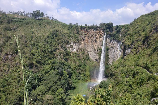 Wonderful 7 Days North Sumatra Tour (Include: 2 Days 1 Night Jungle Trekking) - The Sum Up