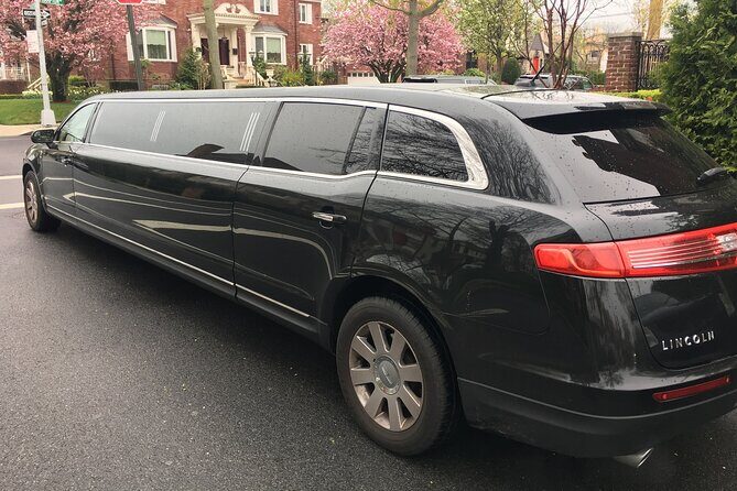 Woodbury Common Premium Outlet Shopping Private Day Trip by Limousine from NYC - FAQ
