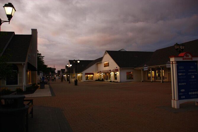 Woodbury Outlet 7 hours shopping up to 5pax - Key Points