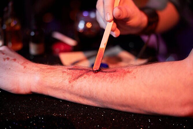 Wt Workshop Unleashed - Intro to Scars and Scrapes Workshop - An In-Depth Look at the Weta Workshop Unleashed experience