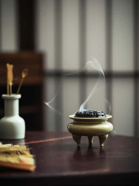 Xi'an Chinese Calligraphy Workshop: Ink Art & Tea Tasting - The Art of Creating Personal Keepsakes