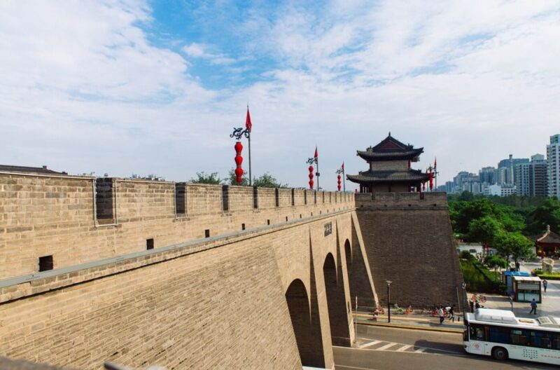 Xi'an City Wall Private Guided Tour with Cycling Option - The Value and Practicalities